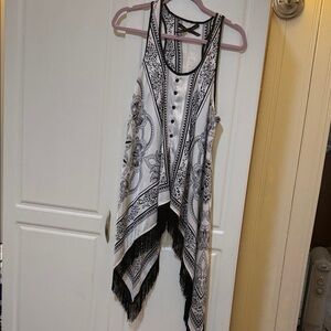 Black and White Sleeveless Women's Top